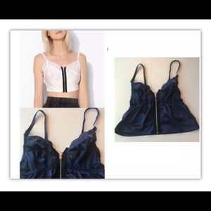 URBAN OUTFITTERS URBAN RENEWAL ZIP BUSTIER - S